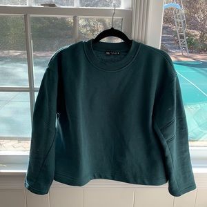 Sweatshirt with shoulder Detail